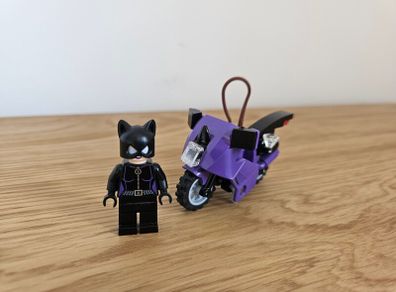 The LEGO DC Comics Catwoman & Bike