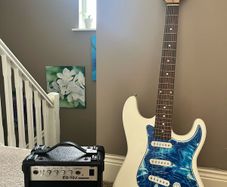 Custom guitar + mini amp