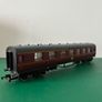 Two OO Gauge Red Passenger Coaches Image 7