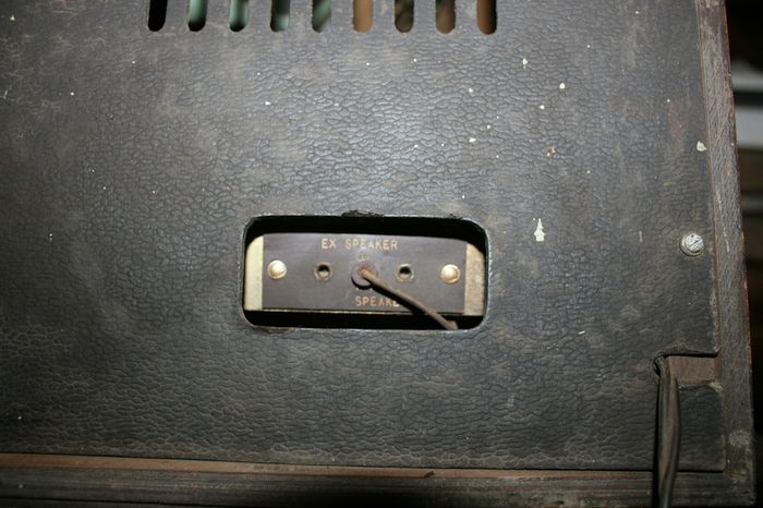 Antique Radio (In working order )