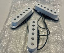 Squier Affinity Pickups SSS (original stock)