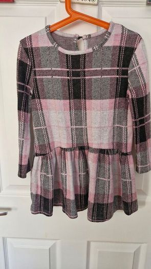 Bundle of 7 dresses, age 5-6.