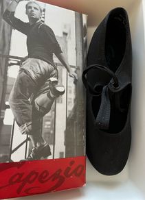 Dance shoe (tap dancing) (never used)