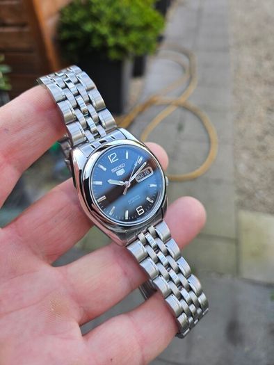 Watch Seiko 5 Automatic.