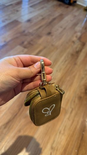 Aipod case & keychain