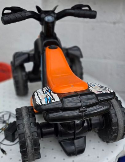 Roadsterz electric ride on quad