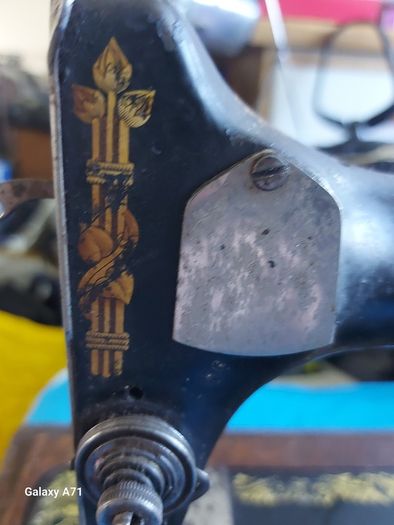 Vintage, Very Old, Singer Sewing Machine, would suit Seamstress window display or Bar memorabilia