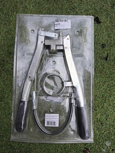 Heavy duty grease gun