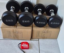 2xbrand new sets of dumbbells