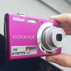 Nikon Coolpix S220 Y2K Retro Digital Camera