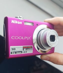 Nikon Coolpix S220 Y2K Retro Digital Camera