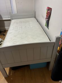 Single bed with mattress