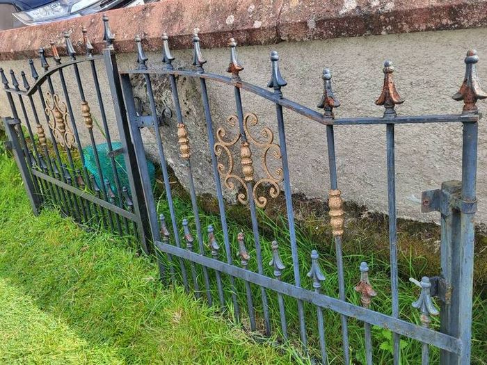 gate