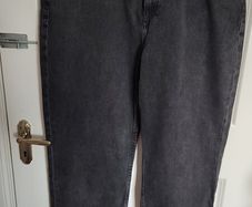 Women's jeans