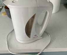 White Aquamark kettle
