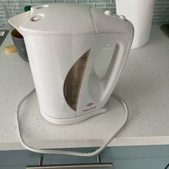 White Aquamark kettle