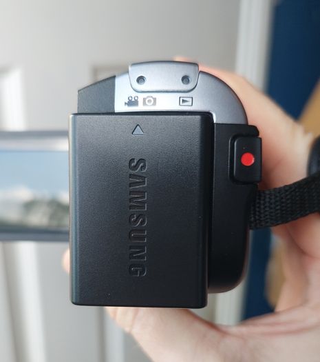 Samsung SMX-F40 Retro Y2K Camcorder Video Camera