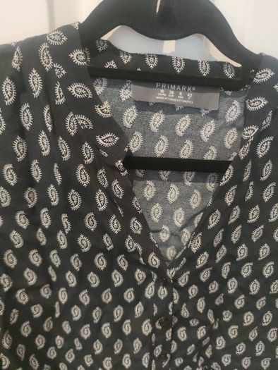navy print top