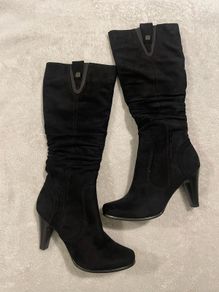 Suede boots