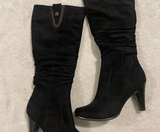 Suede boots