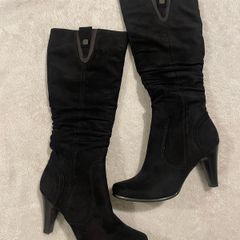 Suede boots