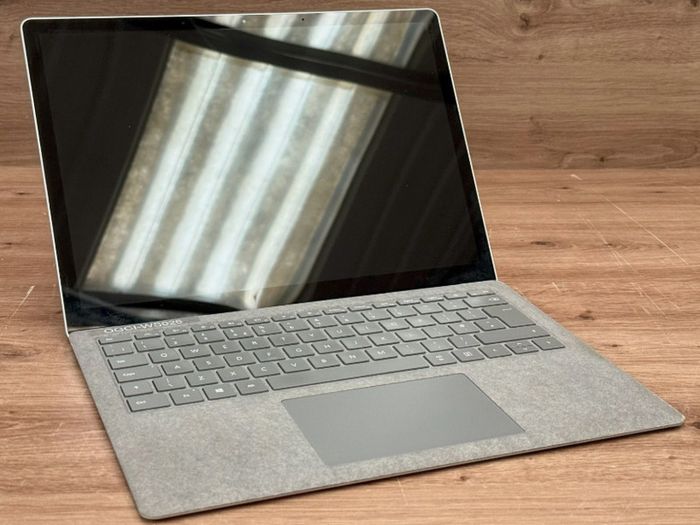 Microsoft Surface Business Laptop 3 Touchscreen 13.5" i5-1035G7 8GB RAM 256GB SSD Win 11 Pro