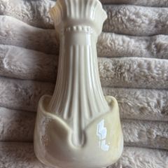 Vintage Belleek Ireland Moore Tulip Vase - 6th Green Mark (1965-1980)