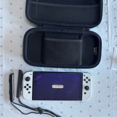 Nintendo Switch OLED + Accesories