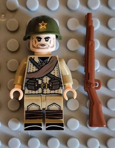 Lego compatible, military figures, soviet russian infantry. 15 figures plus rifles.