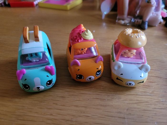 Shopkins dolls and cars