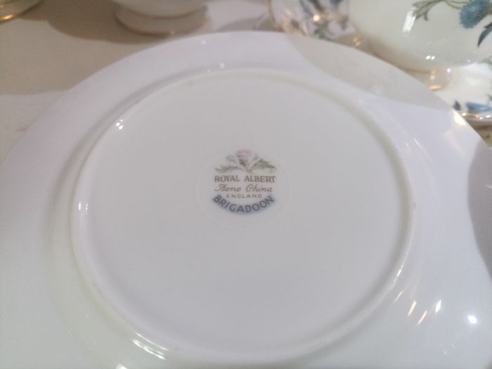 21 pieces Tea Set Royal Albert Brigadoon Bone China