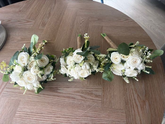 Bridesmaid Bouquets and Buttonholes