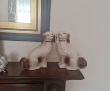 mantle dogs