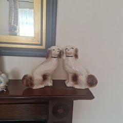 mantle dogs