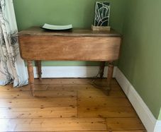 Dropleaf pine table