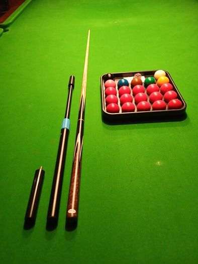 4 piece Ash Cue Set with Case