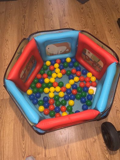 Ball pit