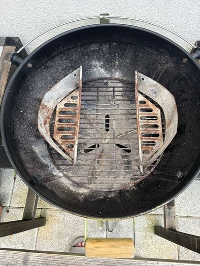 Weber Master Touch 57cm Includes Cover & Extras
