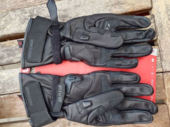 five rfx sport gloves