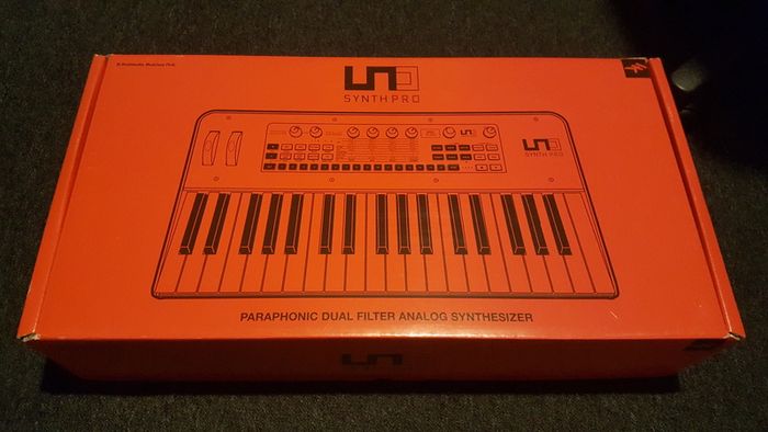 IK Multimedia UNO Synth Pro Keys - Analog Synth