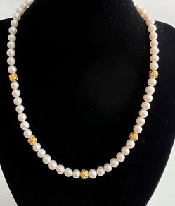 Pearl necklace w/ Gold beads