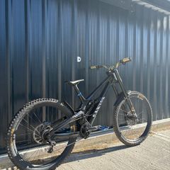Canyon Sender Downhill MTB