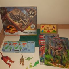 Dinosaur Activity & Toy Lot 15e