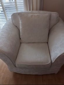 Arm chair , perfect condition,washable covers , valour material, Advertising for the mother in law so can only be viewed in Ballybrack south Co. Dublin