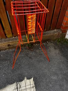 Tennis ball holder