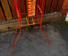 Tennis ball holder