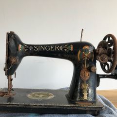 Antique Singer Sowing Machine