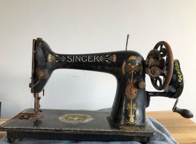 Antique Singer Sowing Machine