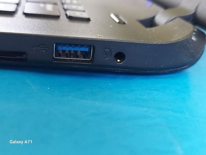 ACER Aspire ES 13 Model ES1-331-C7Z3. 4GB Ram, 32GB HDD, Windows 8, Intel Celeron CPU N3050, 1.6GHz. Chrome, VLC, etc