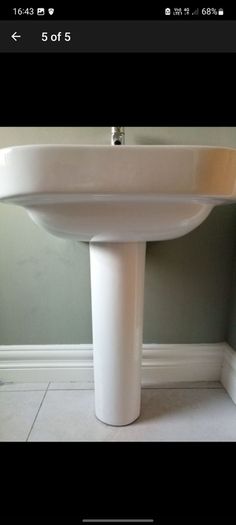 Pedistal sink